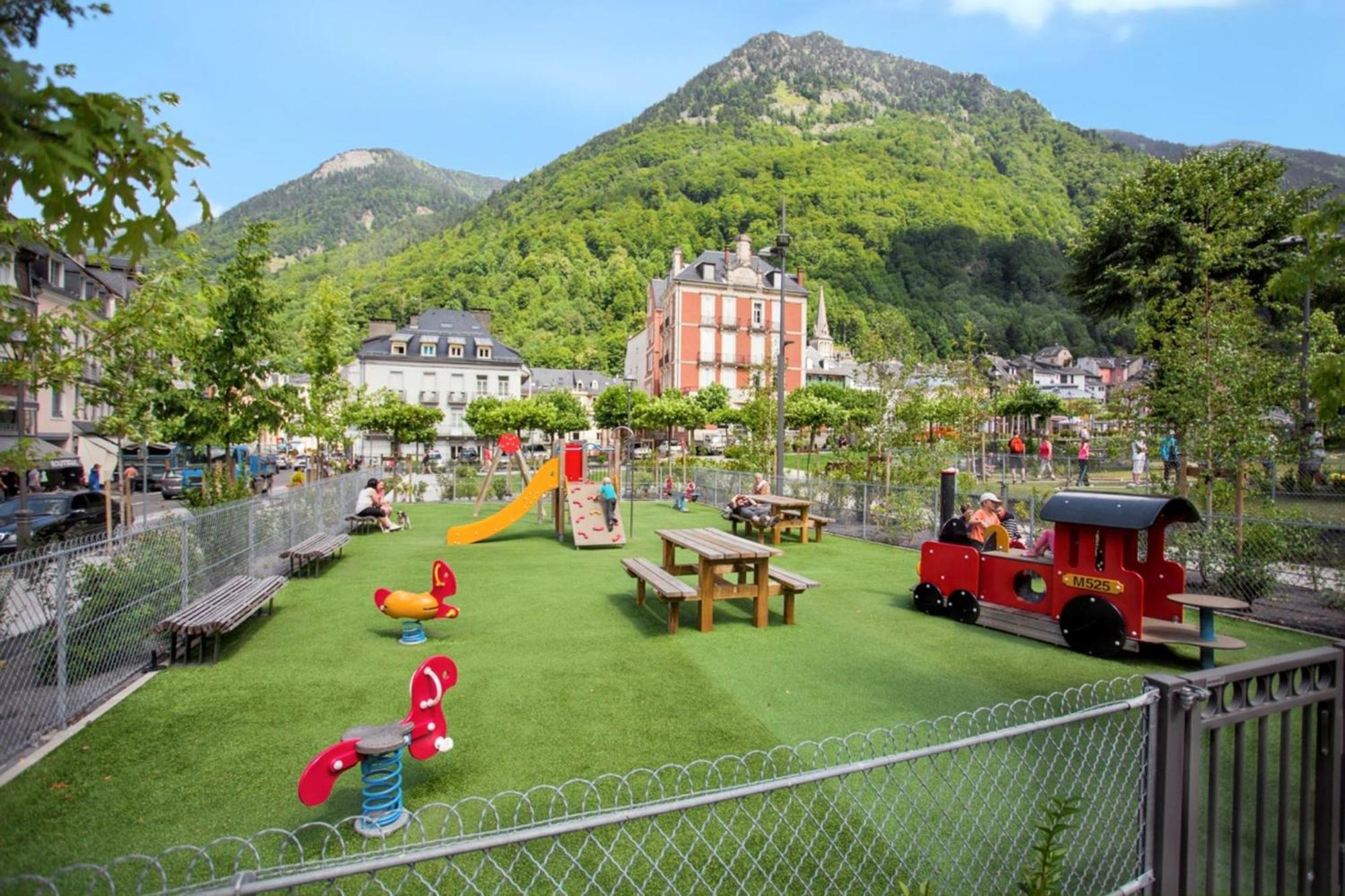Appartement Charmant A Cauterets 27 M² Vue Sur La Ville Buitenkant foto